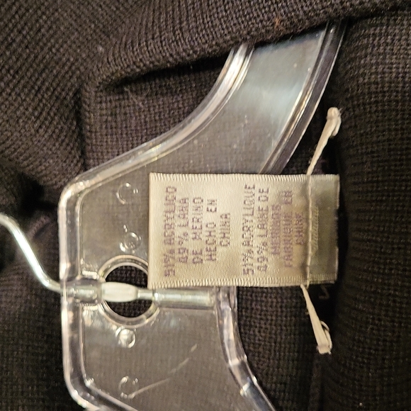 Nine West Cropped Style Sweater Jacket - Picture 4 of 5